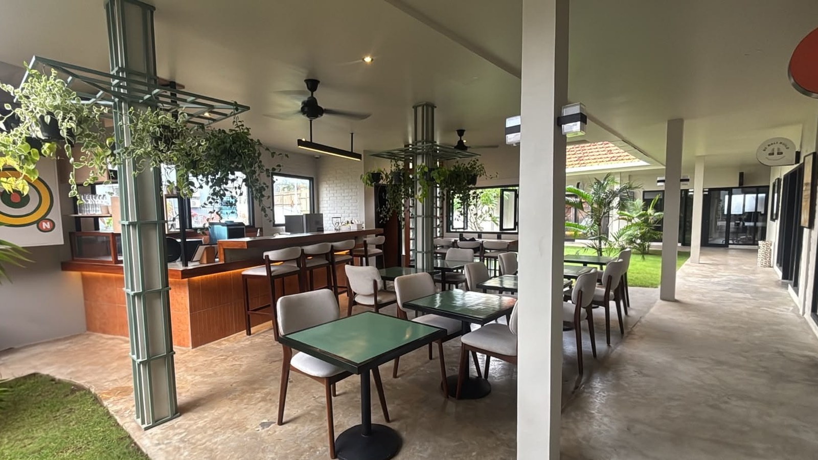 CoNest café — bar, plants and garden seating in Padonan, Canggu